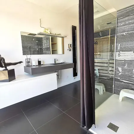 Villa Les Oliviers By Interhome